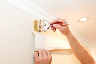 Pose de papier peint à Ids-Saint-Roch — revêtements muraux et toiles de verre